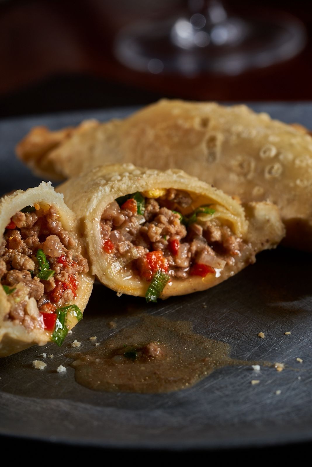 Empanada de carne cortada a cuchillo